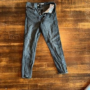 Levi Wedgie Skinny Jean